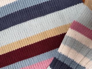 Jersey de cuello alto a rayas