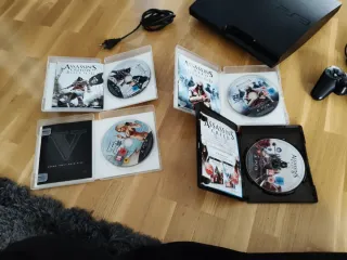 Consola PS3 Slim 320GB + 4 Juegos + Mando