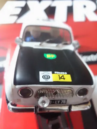 Coche Scalextric Renault 4 scalextric  1:32