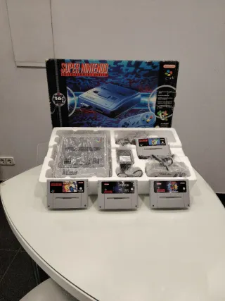 Super Nintendo + Caja + 5 Juegos +2 mandos