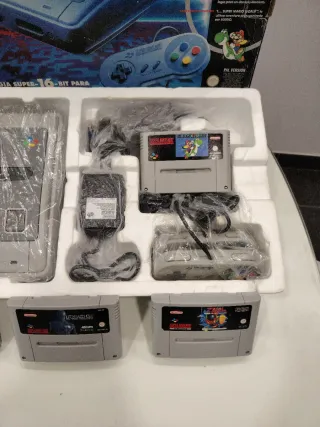 Super Nintendo + Caja + 5 Juegos +2 mandos