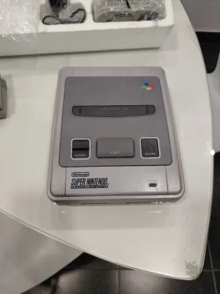 Super Nintendo + Caja + 5 Juegos +2 mandos