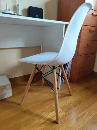 Escritorio y Silla Blanca