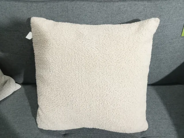 Cojín beige y gris de poliéster