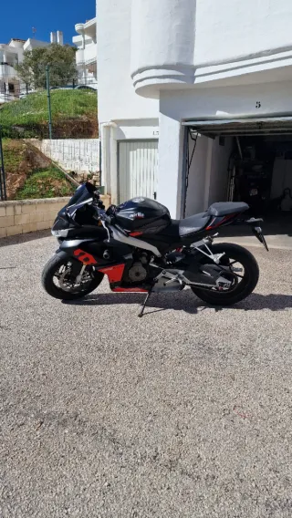 Aprilia RS 660 Negra y Roja