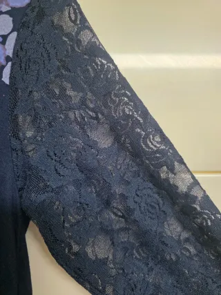 Camiseta Desigual flores y corazón lentejuelas