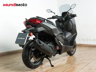 YAMAHA X-MAX 125