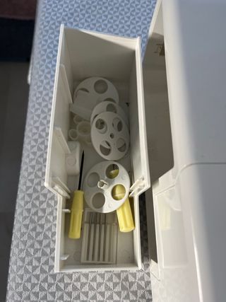 Maquina de coser remalladora