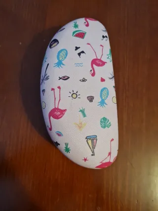 Funda de gafas con flamencos y piñas