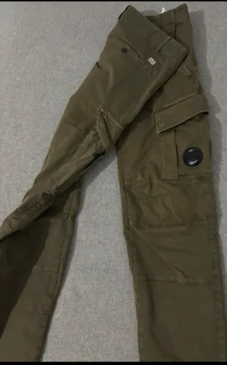 Pantaloni cargo CP Company verde oliva