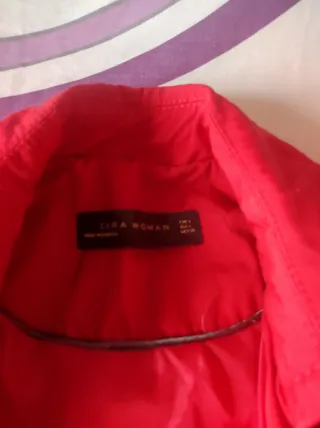 Gabardina roja talla L