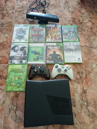 Console Xbox 360 Nera + 6 Giochi + Kinect