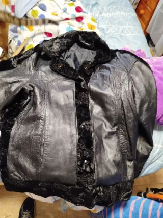 Cazadora de piel y pelo tipo terciopelo
