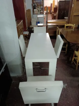 Mesa Comedor Blanca con 4 Sillas