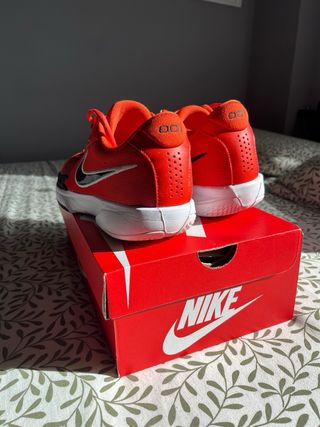 Zapatillas Baloncesto Nike Rojas y Negras