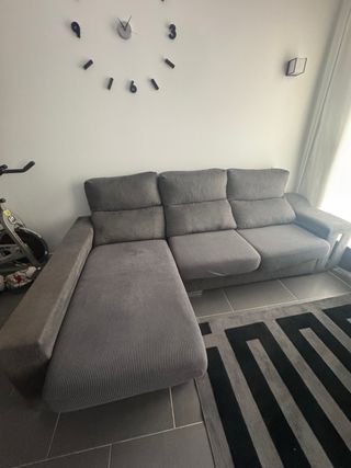 Sofá Chaise Longue Gris 3 Plazas, con dos fundas.