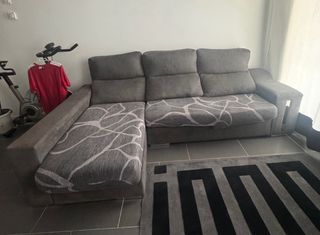 Sofá Chaise Longue Gris 3 Plazas, con dos fundas.
