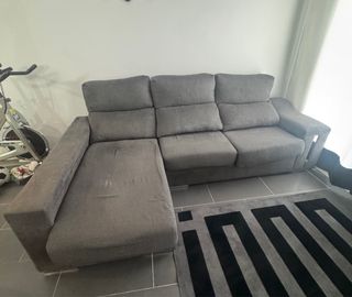 Sofá Chaise Longue Gris 3 Plazas, con dos fundas.