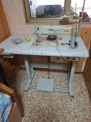Máquina de coser Brother db2