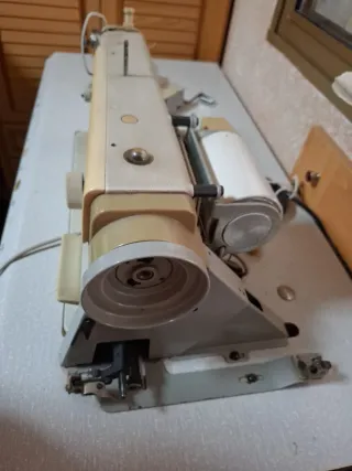 Máquina de coser Brother db2