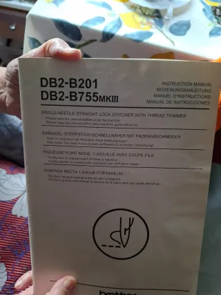 Máquina de coser Brother db2