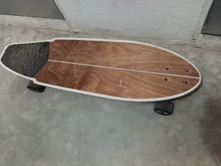 Longboard con diseño floral oxelo