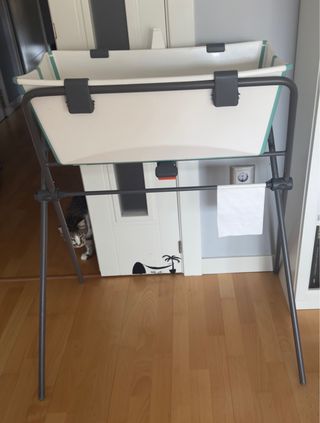 Bañera Stokke con patas para bebé