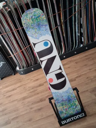 Tabla Snowboard 148 GNU con Fijaciones Burton