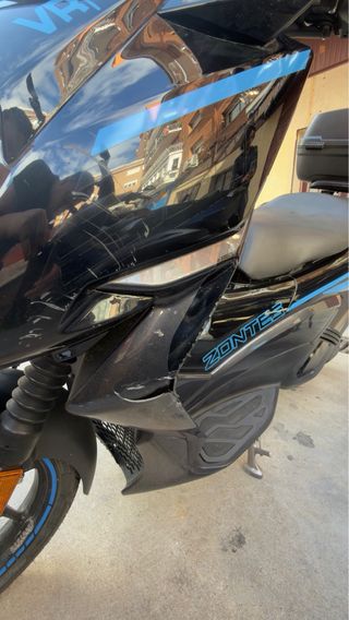 Zontes M125 2022  Scooter Negra