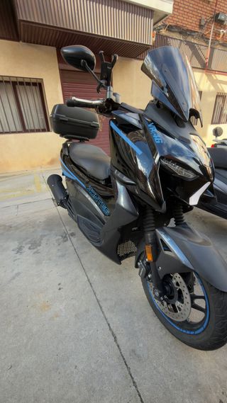 Zontes M125 2022  Scooter Negra