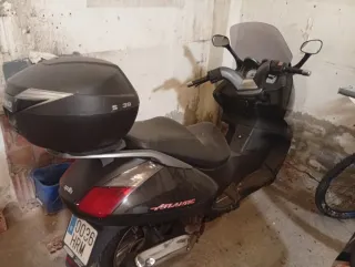 Aprilia Atlantic 125cc Maxi Scooter