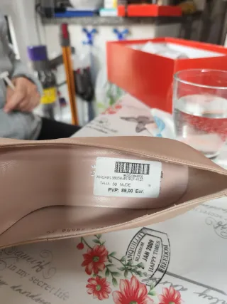 Zapatos de piel nuevos color nude