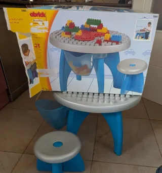 Mesa y taburete de juegos infantil