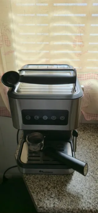 Cafetera semi eléctrica