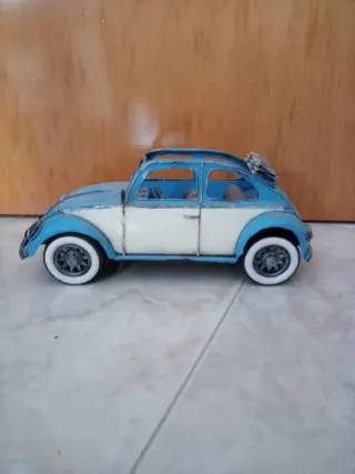 Coche de decoración azul y blanco