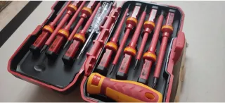 Juego destornilladores aislados 13 piezas