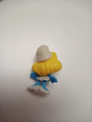 Pitufina figura de plástico