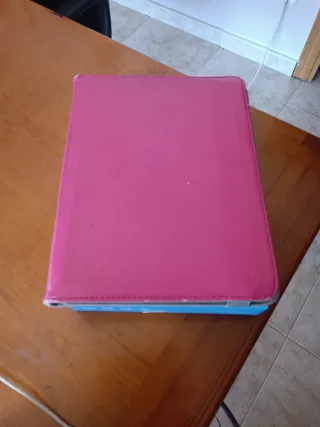 Tablet Lenovo Gris y Blanca