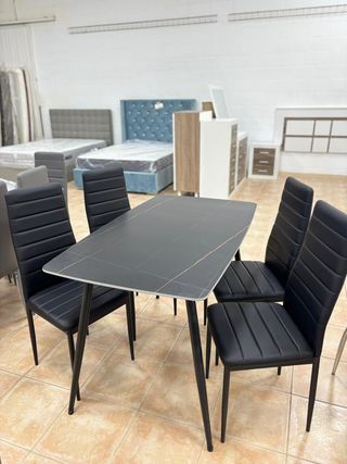Mesa comedor y 4 sillas polipiel - NUEVO