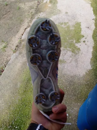 Zapatillas de golf blancas y grises