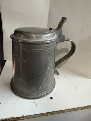 Jarra alemana antigua de peltre