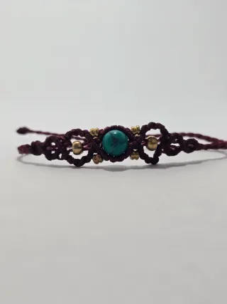 Pulseras  variadas MACRAME con piedras.
