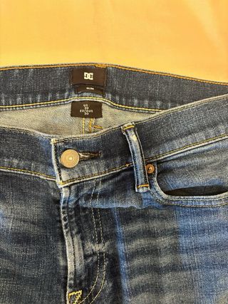 Pantalón DC Slim Fit Talla 30