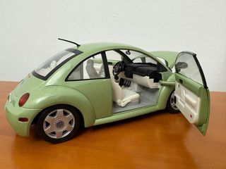 VW New Beetle Solido 1/18