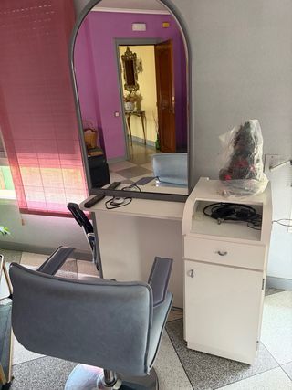 Mobiliario de peluquería por cierre de negocio