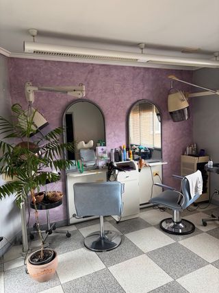Mobiliario de peluquería por cierre de negocio
