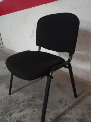 Silla de oficina negra