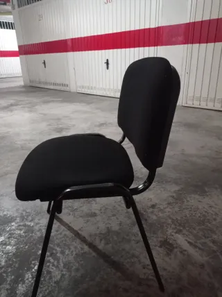 Silla de oficina negra