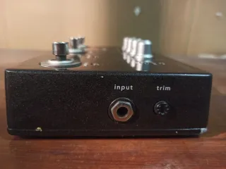 Pedal overdrive y armoniador Fishman Fission Bass