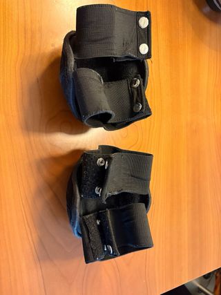 Guantes y rodilleras de hockey Azemad Eclipse.